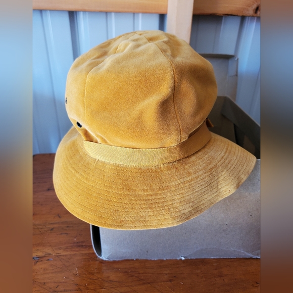 betmar Accessories - *SOLD* Vintage Betmar (New York) Ladies Cloche/Bucket Hat W/Original Box